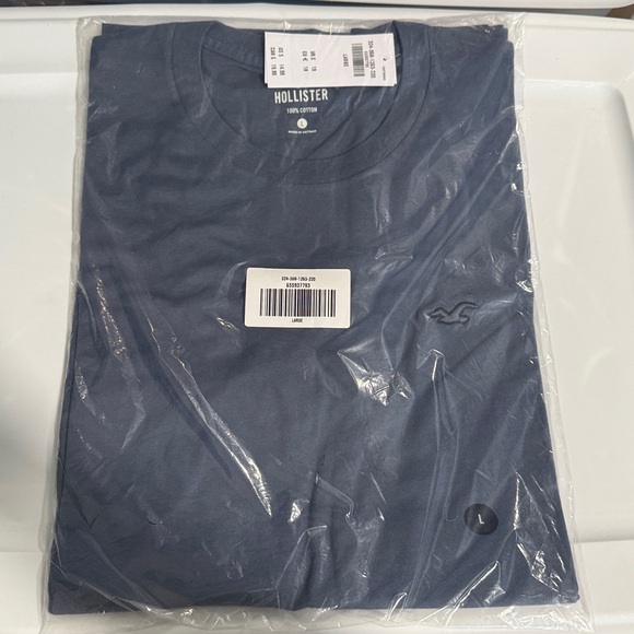 Hollister Shirt Bundle - Picture 5 of 5